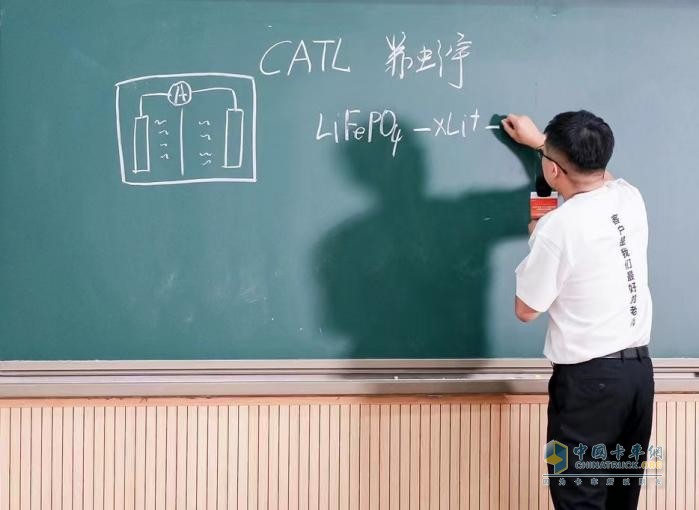 四大黑科技+六大王炸服務(wù)=十項(xiàng)全能奇瑞零米冰河冷藏車