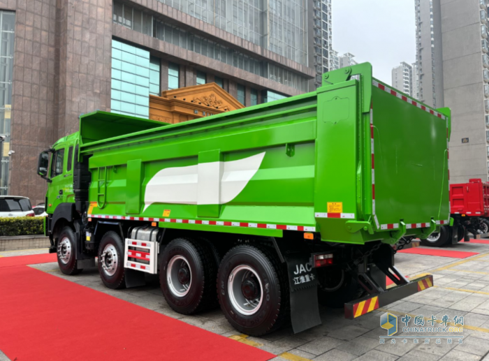 孔武有力！運輸渣土江淮格爾發(fā)8×4自卸車可靠抗造