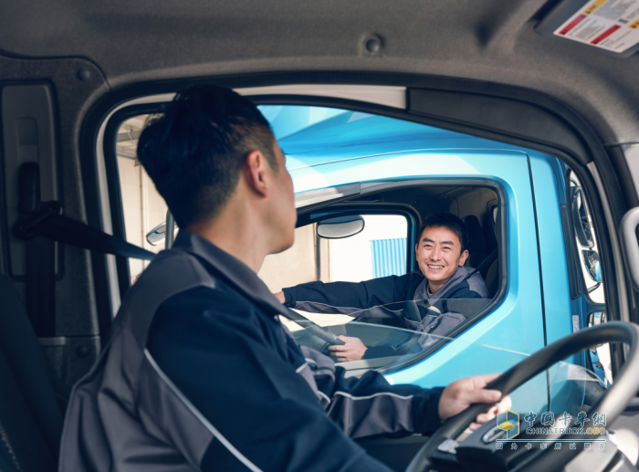 破局而上，飛碟汽車(chē)以“司機(jī)第一”重塑綠色運(yùn)輸新標(biāo)桿