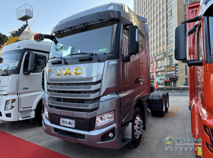 縱橫南北，長途運輸首選江淮跨越K7 6×4天然氣牽引車！