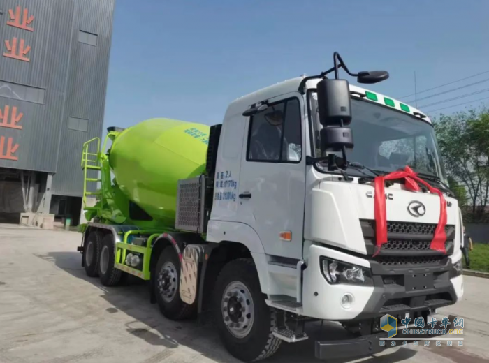 星馬輕騎兵電動(dòng)上裝攪拌車