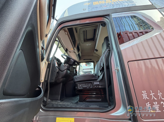 縱橫南北，長途運輸首選江淮跨越K7 6×4天然氣牽引車！