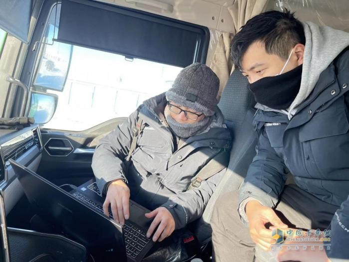中國重汽&濰柴動(dòng)力 全新一代熱效率54.16%天然氣發(fā)動(dòng)機(jī)引領(lǐng)行業(yè)變革