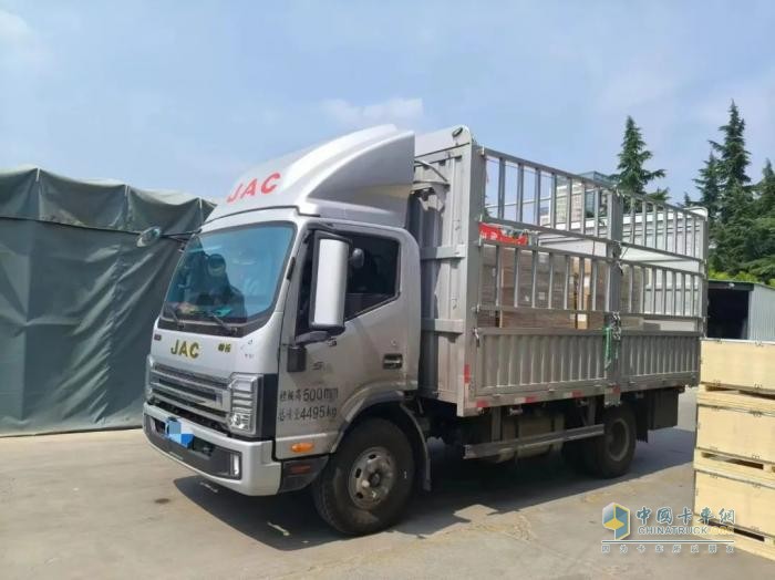 陳老板：買車首選帥鈴，搭載安康動(dòng)力用車便宜又省心！