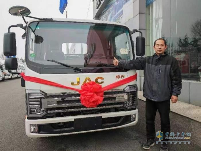 開門紅后再掀熱潮！首期江淮1卡超級(jí)會(huì)員日豪取“開門紅”