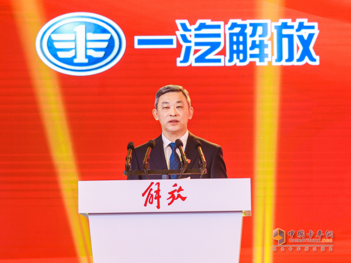 以25.7%的終端份額引領(lǐng)市場，以27.9萬輛確?！半p第一” 一汽解放亮劍2023！