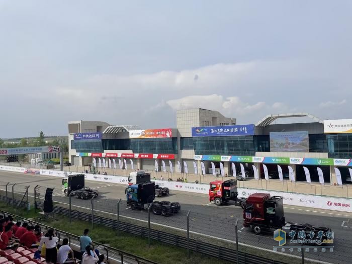新能源重卡同臺競技，乘龍H5換電牽引一舉奪魁！