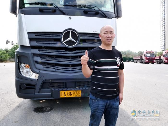 復(fù)購(gòu)6輛奔馳卡車！魏國(guó)清用高端車打好高端局