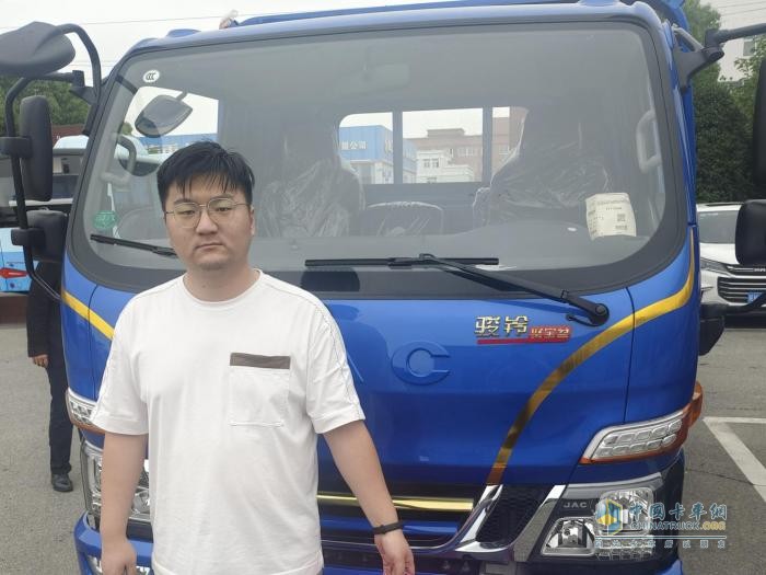運(yùn)輸兩輪電瓶車(chē) 他未雨綢繆選擇江淮1卡駿鈴聚寶盆