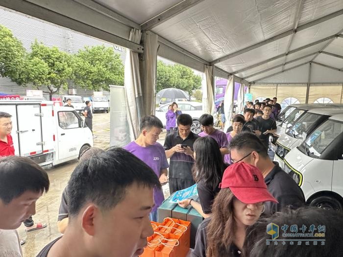 內(nèi)購會啟動，大力牛魔王汽車與中通快遞攜手助力快遞小哥提效增收