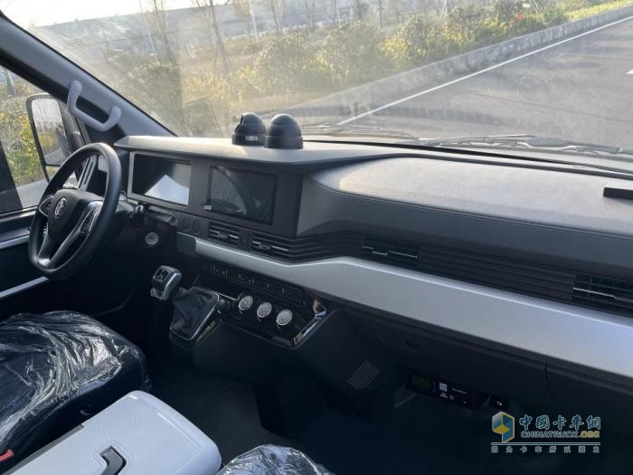 東風御風V9+變身“服務(wù)保障車”，一臺隨叫隨到的移動服務(wù)站