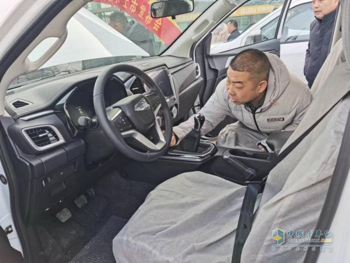 硬派皮卡遇見新疆萬種風(fēng)情，五十鈴T30探險家為越野而生
