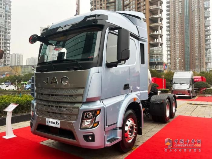 輕松拿下煤炭運(yùn)輸 江淮星耀X5 6×4牽引車誰不愛！