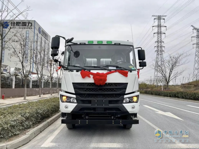 硬核來(lái)襲 星馬輕騎兵攪拌車(chē)，高效創(chuàng)富的利器