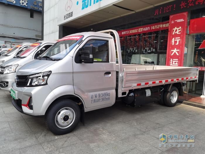 外觀靚、動(dòng)力強(qiáng)、能省錢(qián)，長(zhǎng)安跨越王X7CNG成年輕人創(chuàng)業(yè)首選！