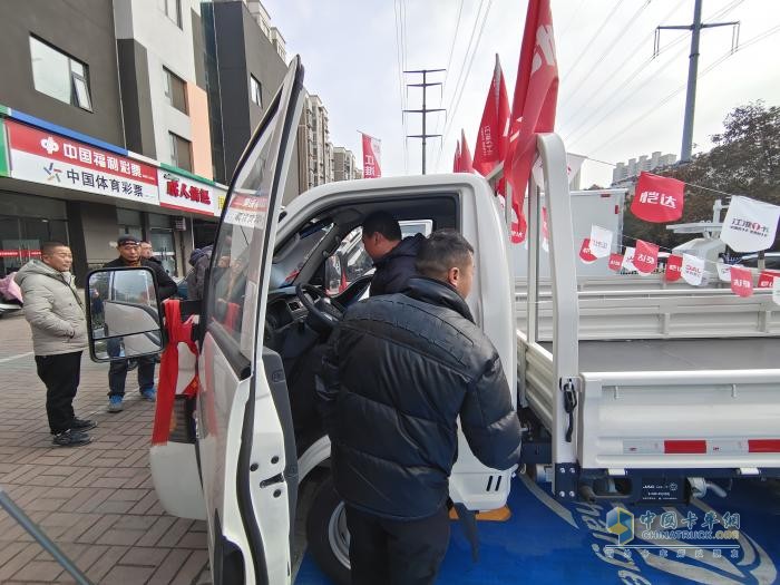 從司機(jī)到老板，他為何越來(lái)越“偏愛”江淮1卡愷達(dá)？