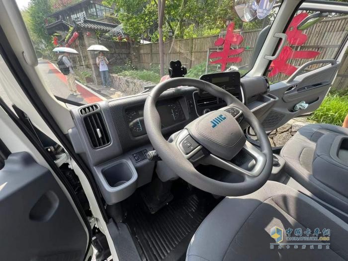 四大純電首發(fā)技術 全面解決卡友痛點 江鈴E路達成為城配“香餑餑”