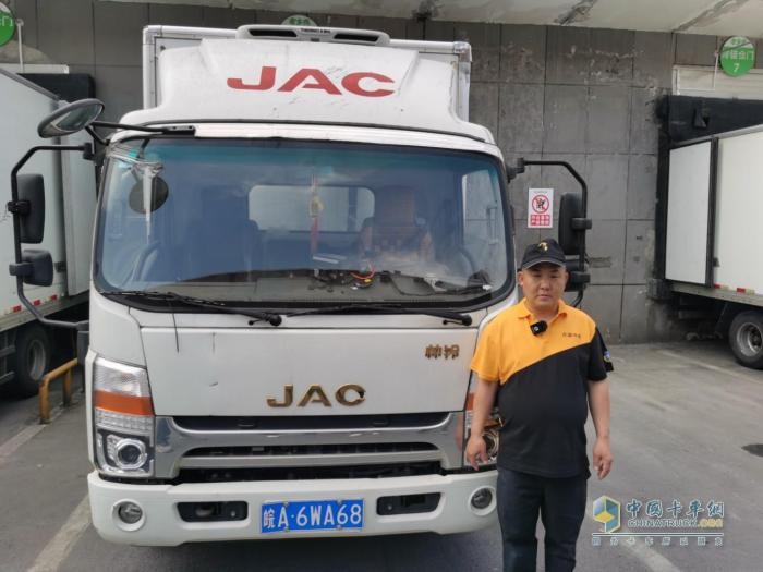 江淮1卡“物產(chǎn)中國 百萬同行”活動首站正式發(fā)車，攜手老鄉(xiāng)雞助力鄉(xiāng)村振興