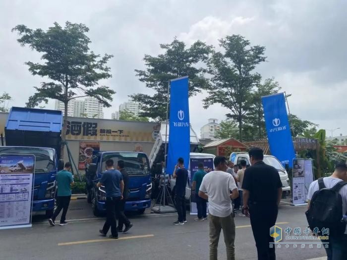 飛碟汽車加強西南地區(qū)營銷工作 小工程自卸（金牛）系列產(chǎn)品強勢推進