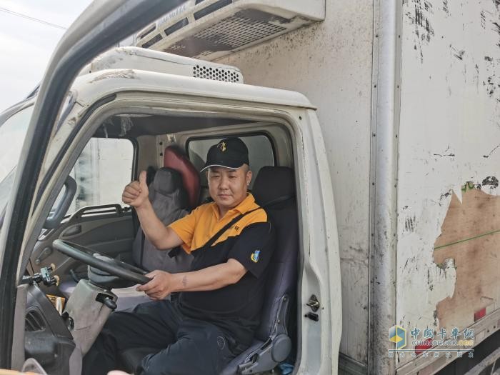 安徽合肥蘇師傅：老鄉(xiāng)雞走向全國，江淮1卡全程護航，守護干凈、新鮮、衛(wèi)生