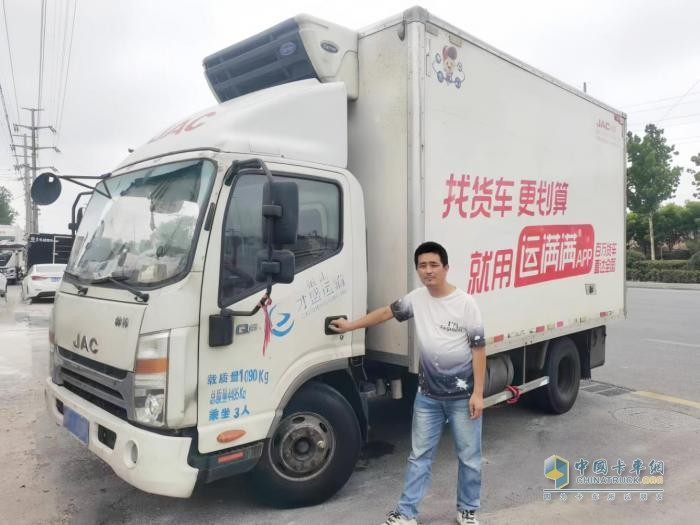 山東煙臺姜師傅：煙臺大櫻桃獨有的“香甜”，搭上江淮1卡帥鈴的“快車”，奔向全國各地