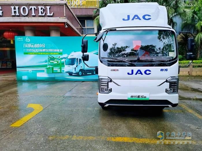升級(jí)不加價(jià)！江淮1卡帥鈴ES6天和版廣州上市，助推全面綠色轉(zhuǎn)型