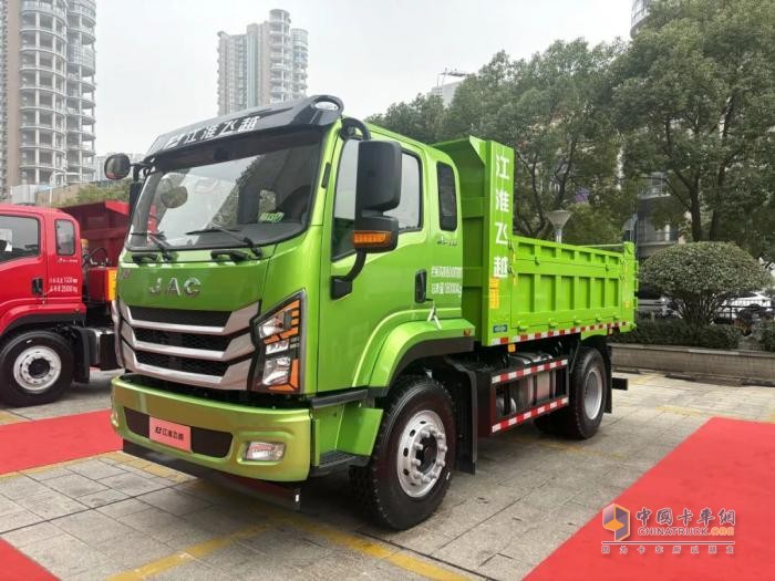 建筑工地到底有誰在?。拷达w越J3自卸車