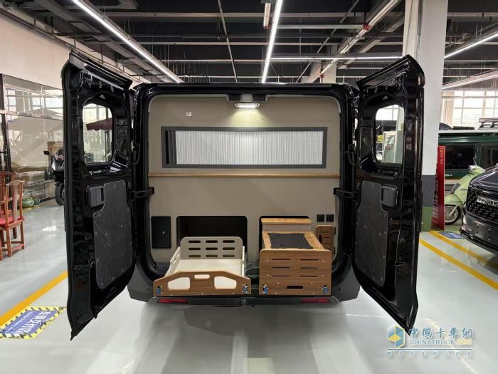 中國重汽輕型汽車即將首秀北京國際房車展，實(shí)力新車搶鮮品鑒