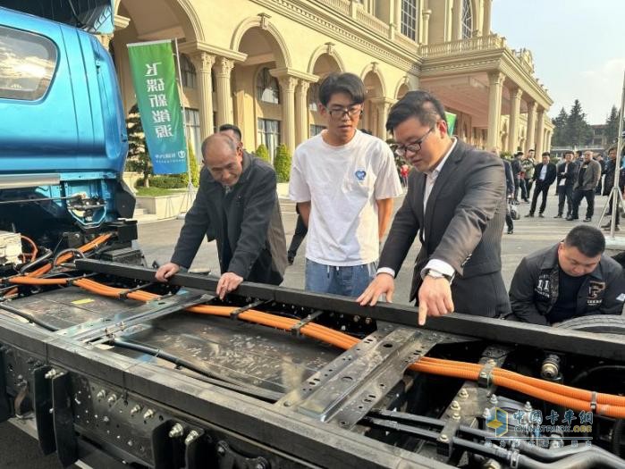 在云南市場備受歡迎 飛碟汽車新能源汽車如何成就“三好學(xué)生”？