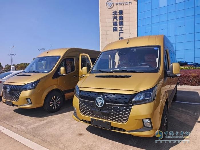 圖雅諾X8城市客車交付景德鎮(zhèn)江南機(jī)場(chǎng)快線，開啟智慧出行新篇章