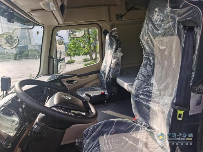 國四置換至高省11萬！乘龍H5V創(chuàng)富版LNG牽引車重磅來襲