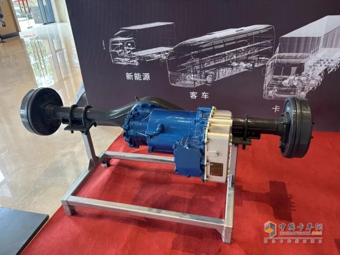 漢德車橋重磅亮相2025重慶智造峰會(huì)！定義可靠、高效、綠色新標(biāo)桿！