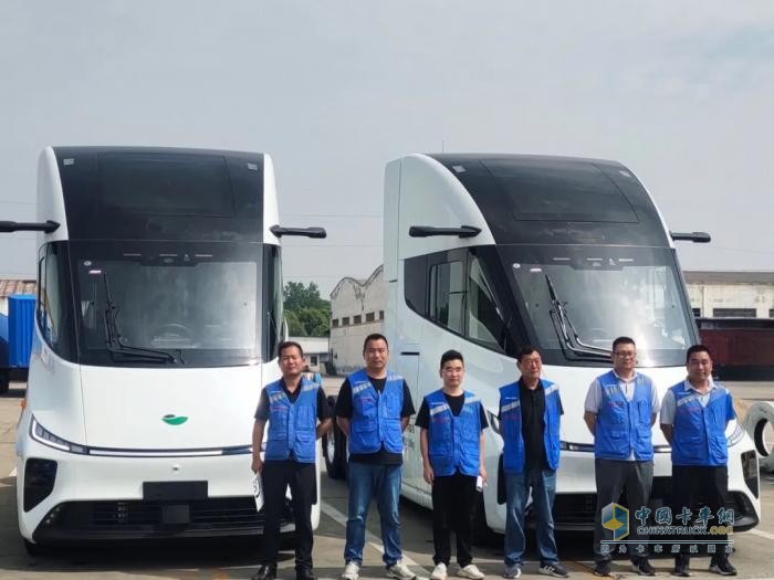 葦渡Windrose 670km長續(xù)航純電重卡正式交付榮慶物流