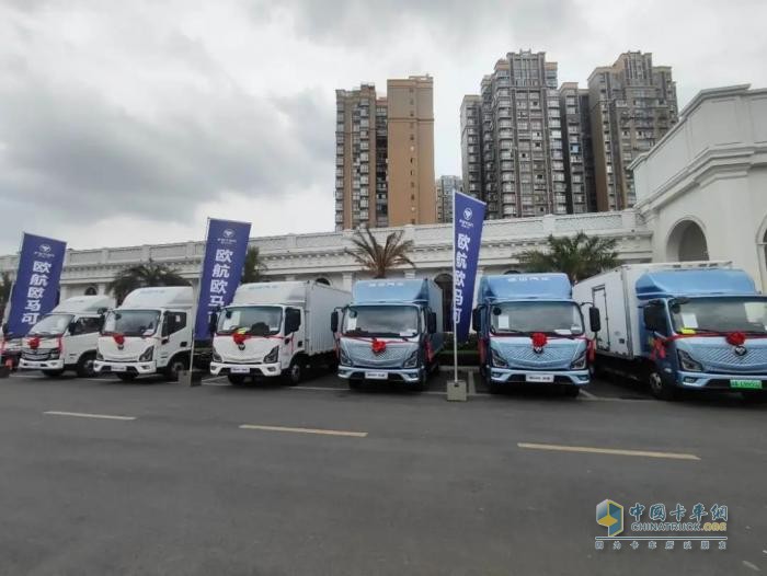 成都物流新動力，歐馬可智藍(lán)ES1-141純電輕卡引領(lǐng)綠色變革