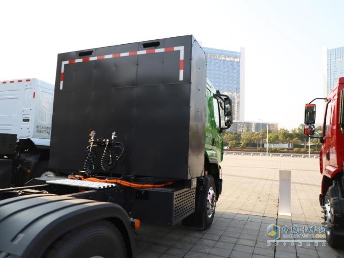 東風(fēng)柳汽,乘龍H5換電牽引車,新能源重卡