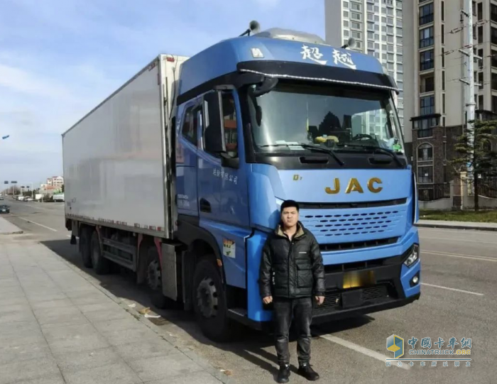 海鮮運(yùn)輸時效快、更節(jié)油！朱總格外看好江淮重卡“冰鮮1號”