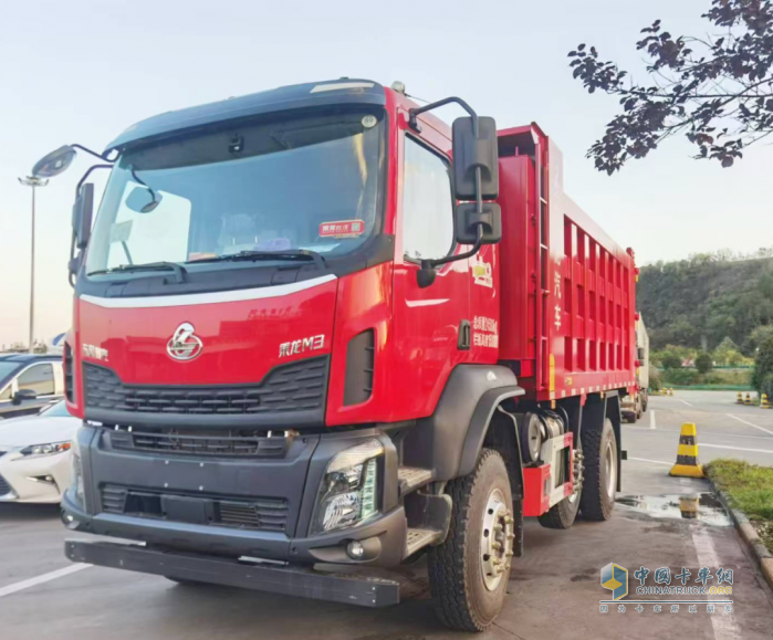 乘龍M3 6×2R自卸車(chē)，三月滿(mǎn)滿(mǎn)“掙”能量！