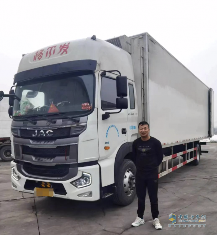 冷鏈生意爆紅火，只因他們都選了格爾發(fā)4×2冷藏車！