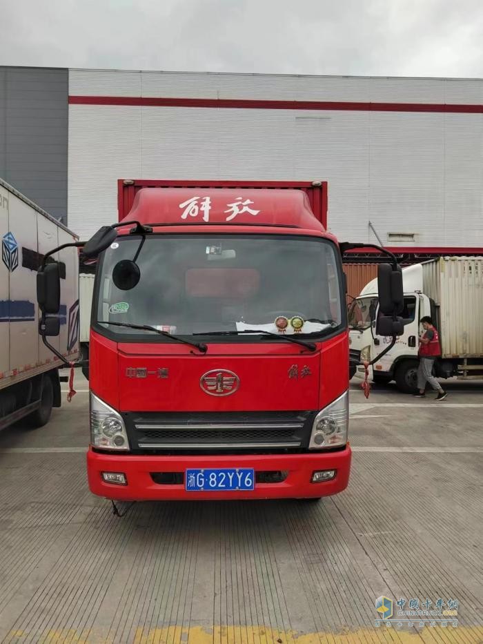 一年來多次批量復(fù)購解放輕卡，這家杭州物流公司看中了啥？   