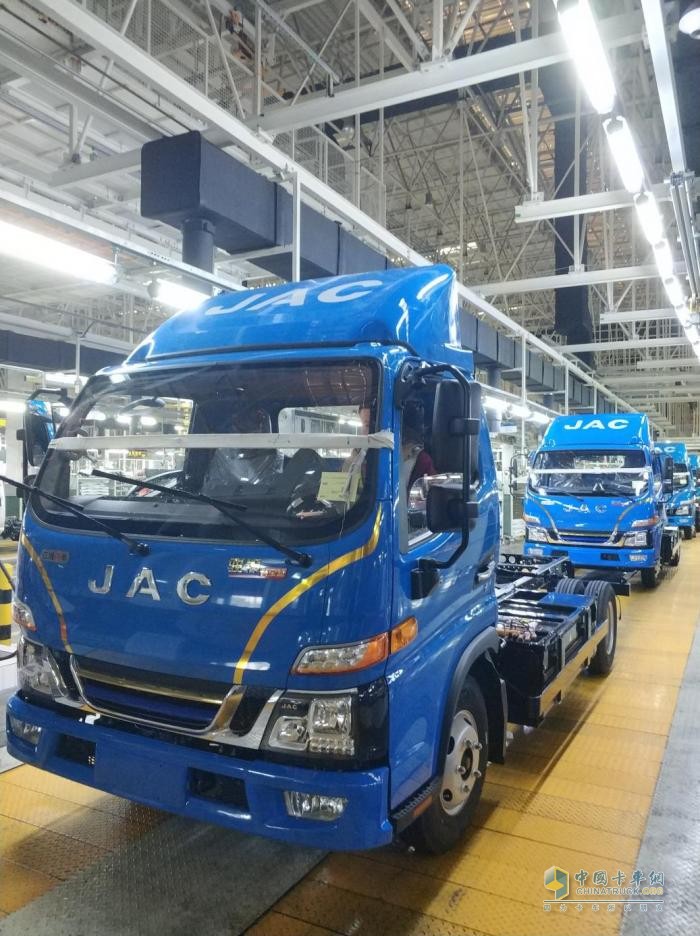 全國(guó)首個(gè)打造“換電1號(hào)”企業(yè)，江淮1卡構(gòu)筑新能源全新領(lǐng)先優(yōu)勢(shì)