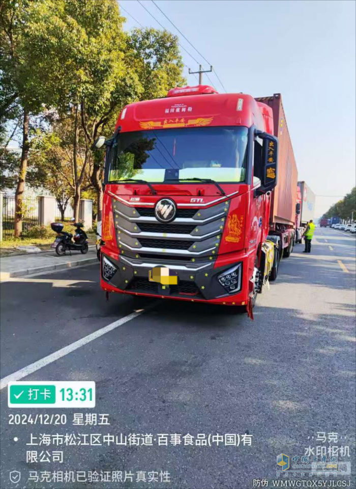 百公里省3L油 年省1.8萬！秦師傅與歐曼星翼400重卡贏戰(zhàn)港口運(yùn)輸路