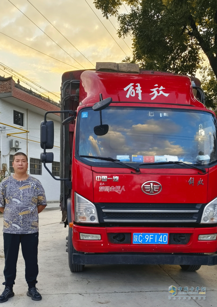 走最難最險的路！他與解放虎VH在“掛壁公路”上盤旋