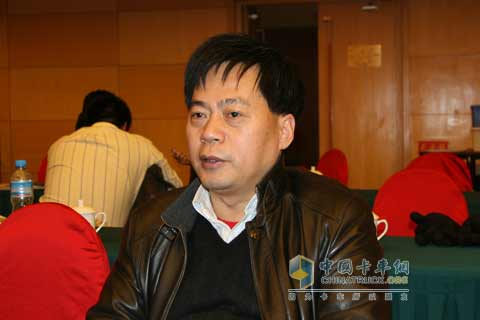 華菱汽車的董事長劉漢如