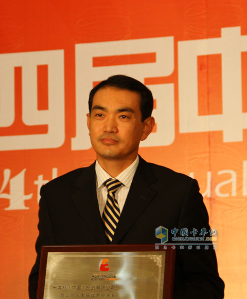 米其林(中國(guó))投資有限公司卡客車(chē)輪胎部客戶(hù)體驗(yàn)經(jīng)理張紅兵