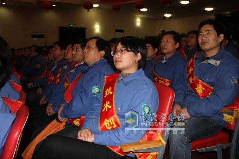 濰柴科技創(chuàng)新大會表彰的代表