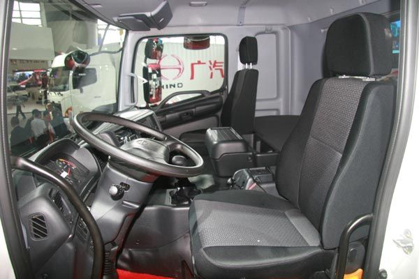 廣汽日野700系列8×4底盤(pán)車(chē)內(nèi)飾圖