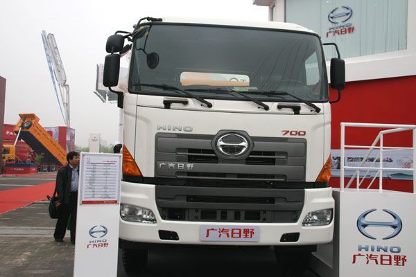 廣汽日野攜8×4新品首度亮相北京車展 