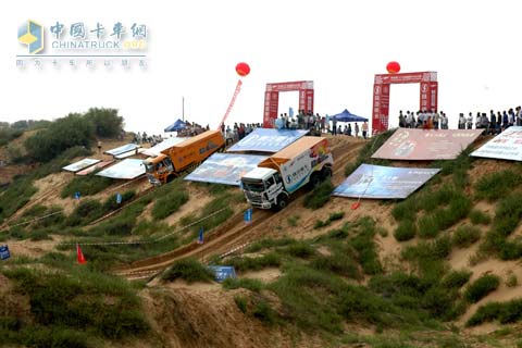 陡坡下的威武卡車(chē)