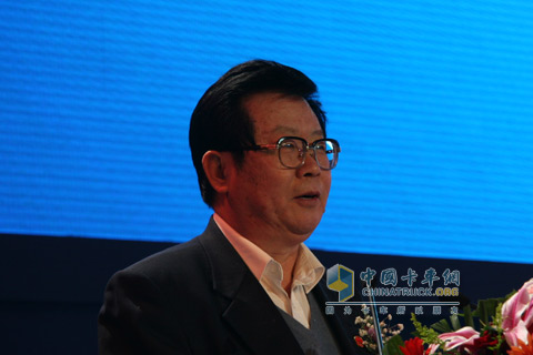 北京汽車工業(yè)控股有限責(zé)任公司黨委常委、董事張東升