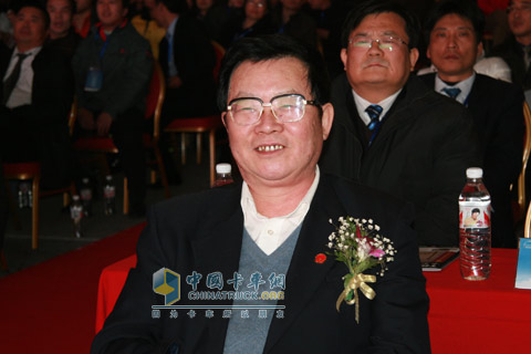 北京汽車工業(yè)控股有限責(zé)任公司黨委常委、董事張東升